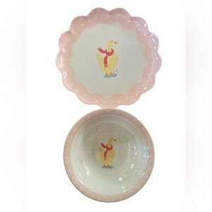 Pillowfort Pink Scalloped Duck Dinner Plate and Bowl Set